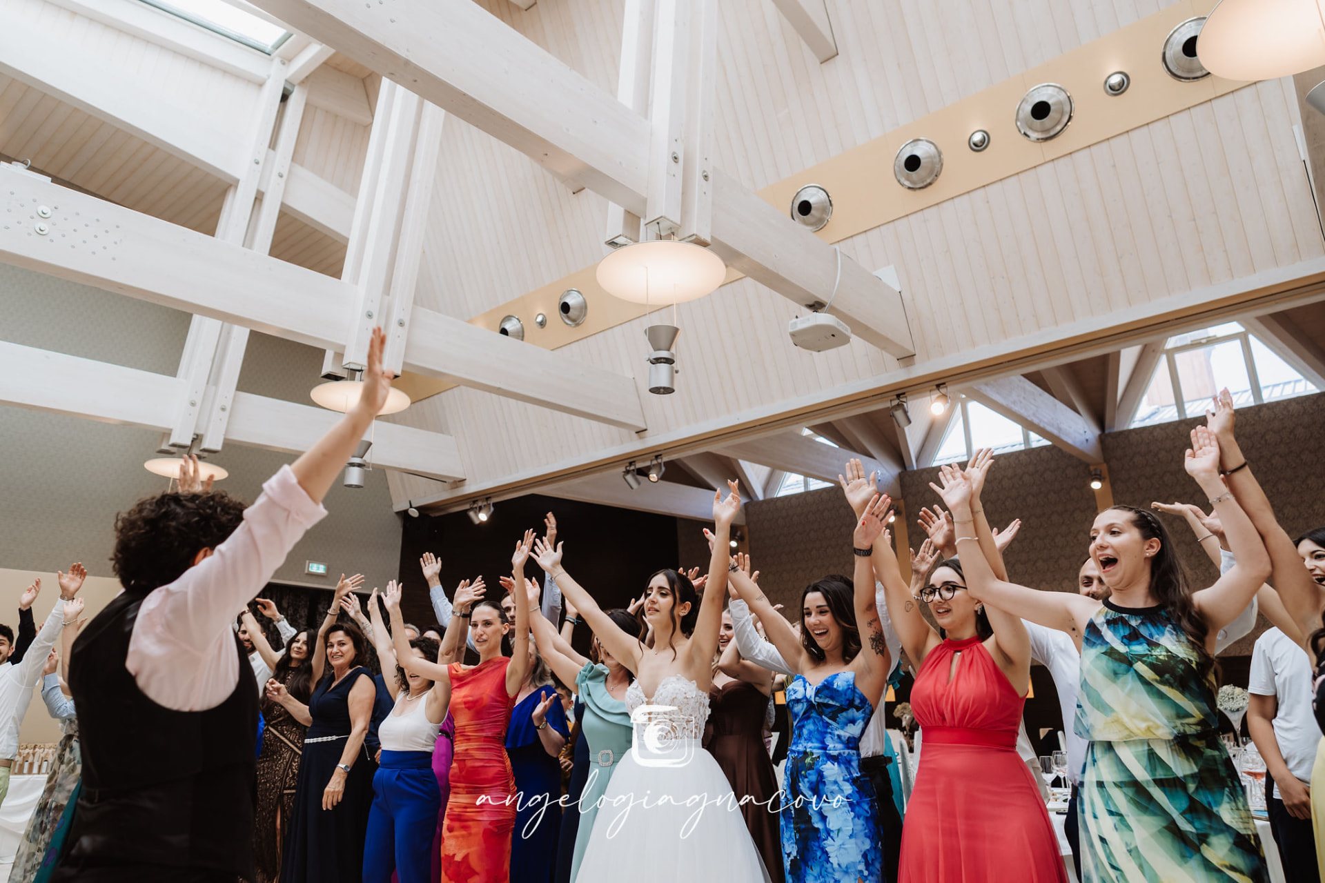Festa di matrimonio con DJ set Peones
